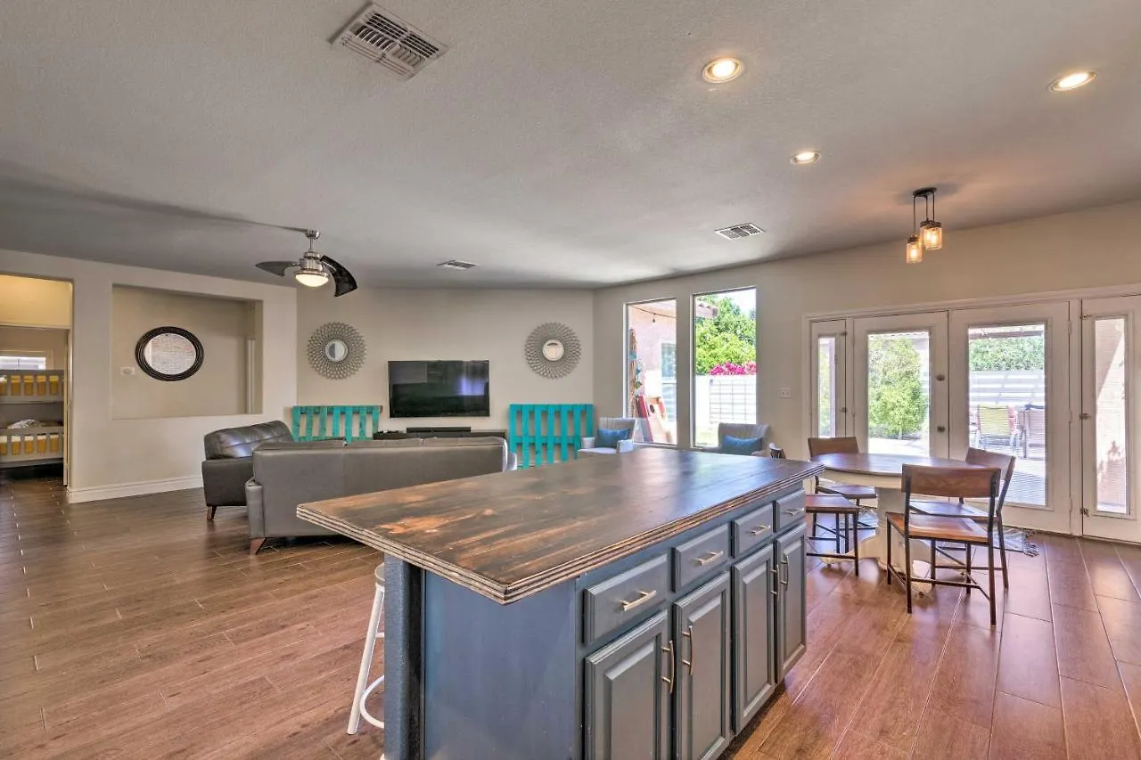 Spacious Phoenix Retreat With Patio Pets Welcome! United States