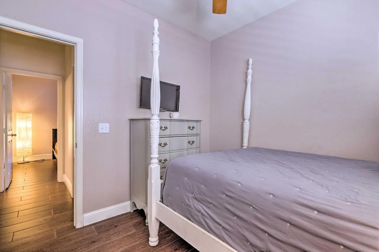 Spacious Phoenix Retreat With Patio Pets Welcome! 0*,