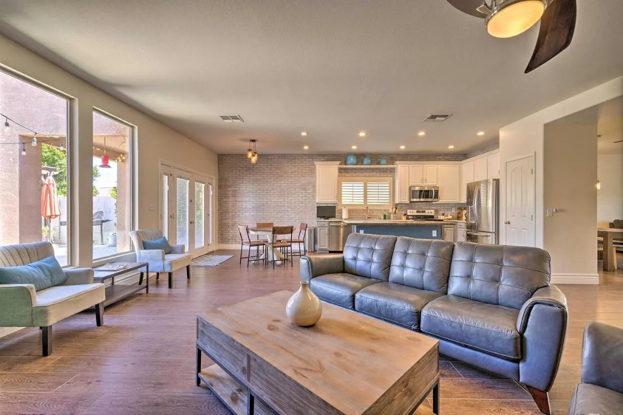 Spacious Phoenix Retreat With Patio Pets Welcome!