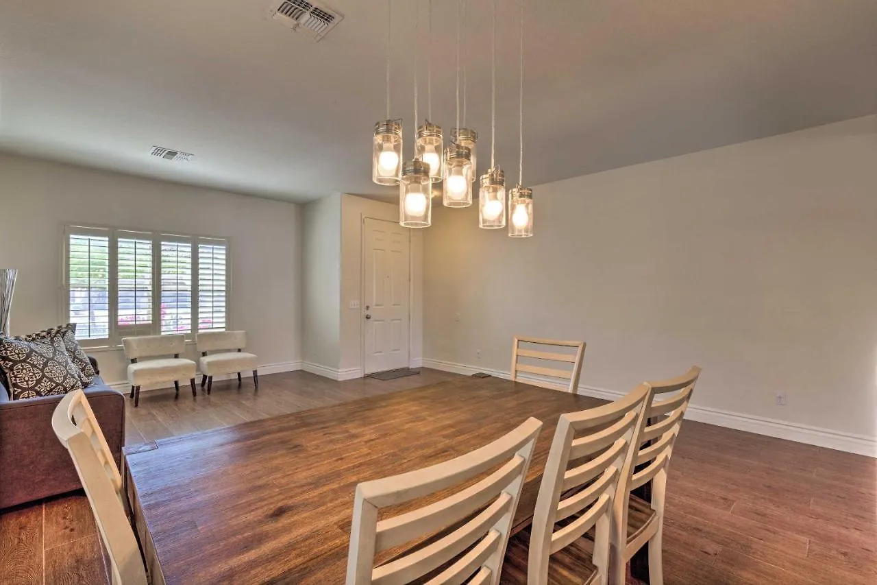 Spacious Phoenix Retreat With Patio Pets Welcome! Holiday home